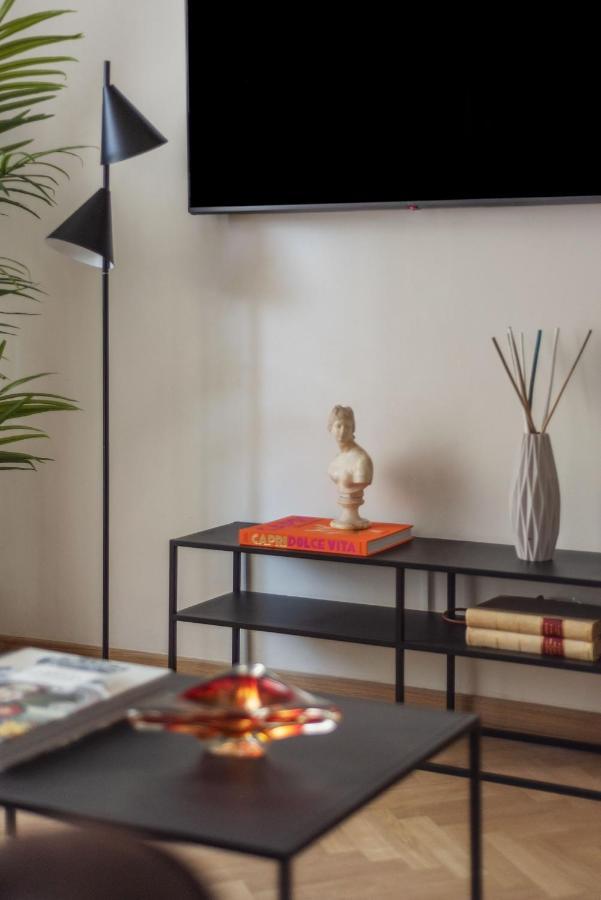 Castro Pretorio Apartment Рим Екстериор снимка