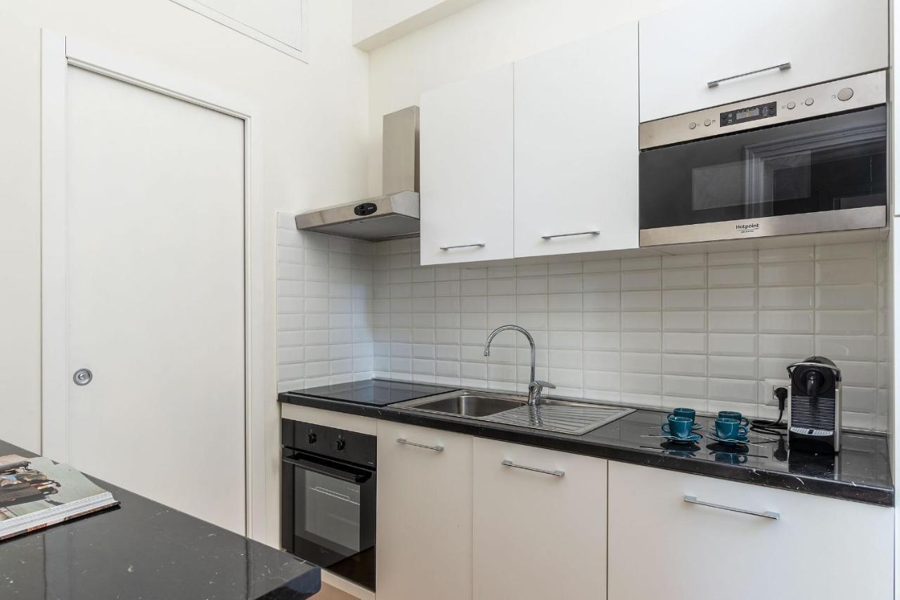 Castro Pretorio Apartment Рим Екстериор снимка